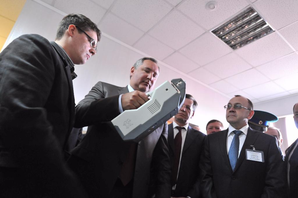 Обнаружитель взрывчатых веществ и опасных химических агентов «Кербер-Т» — изображение 2